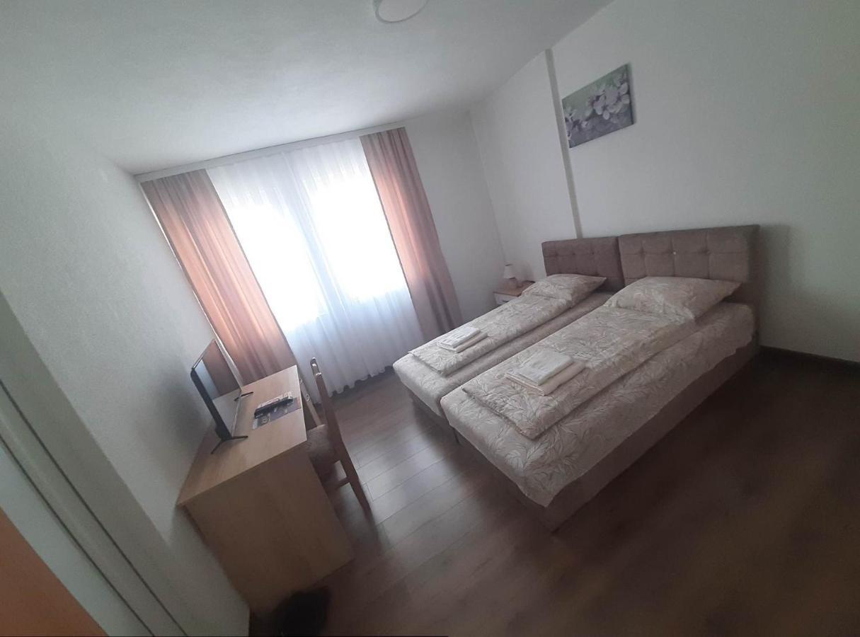 مبيت وإفطار سينيتشا Vila Centar Mb المظهر الخارجي الصورة